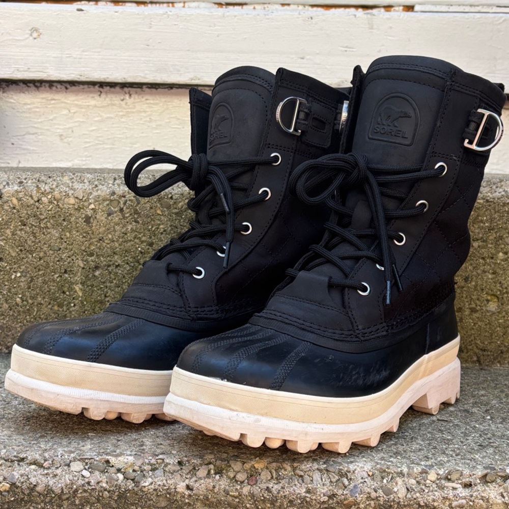 Sorel Black and Tan Lace-Up Boots